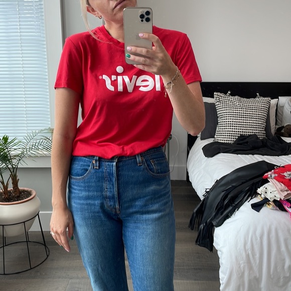 Levi’s red womens tshirt size M - Picture 2 of 4
